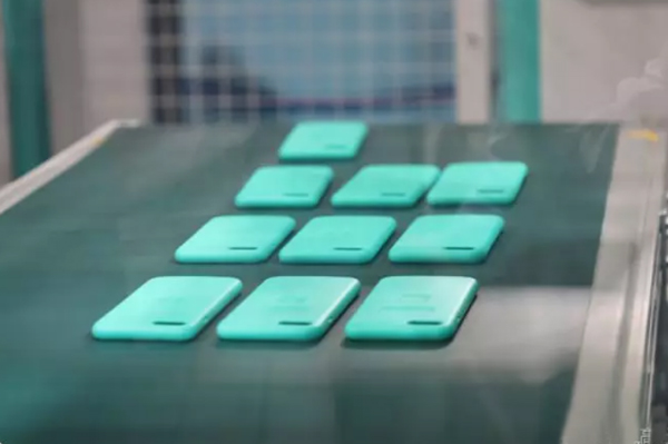 2019年，5G时代手机外壳给注塑行业带来新的机会